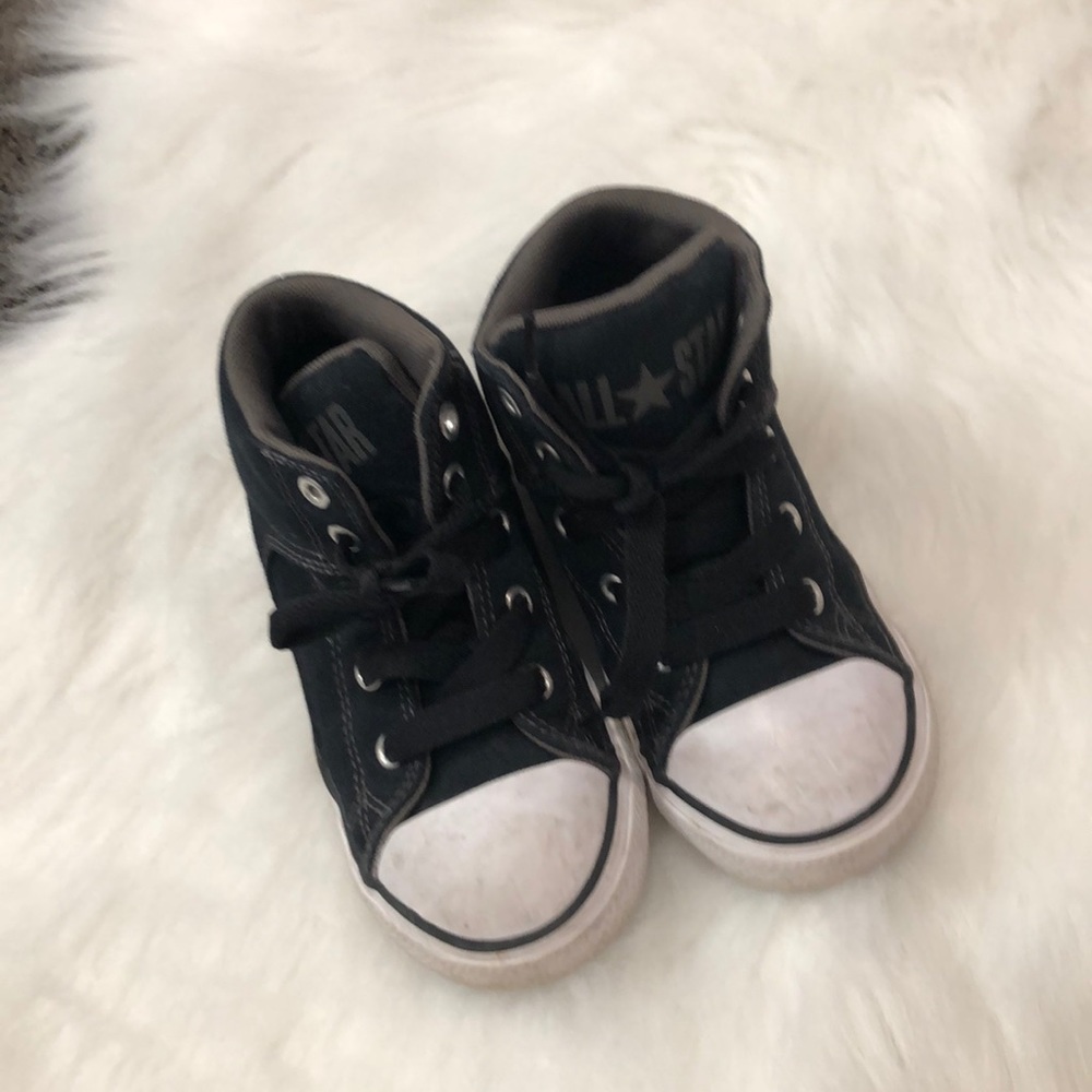 Boys converse